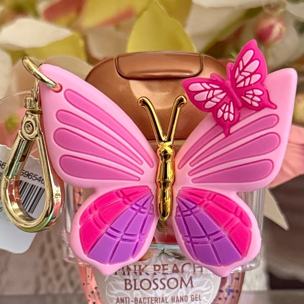 🆕🪷 BATH & BODY WORKS “PINK BUTTERFLY” POCKETBAC HOLDER W/CLIP. NEW WITH TAGS. - Picture 2 of 8